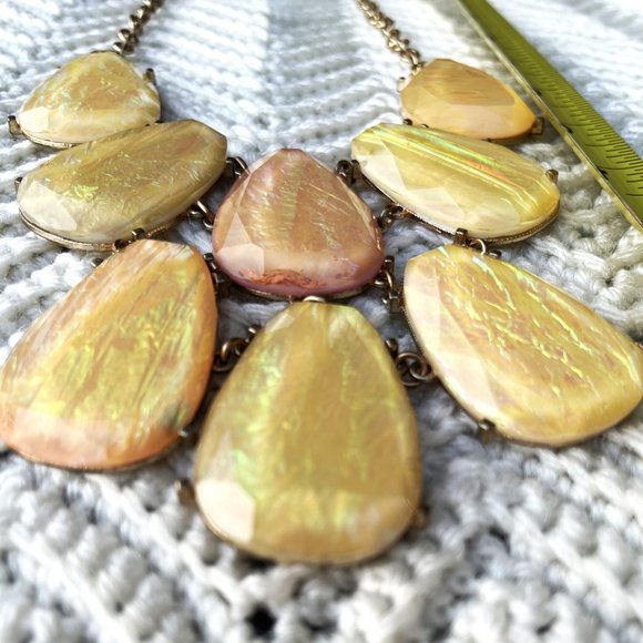 Yellow and Pink Statement necklace - Picture 8 of 9